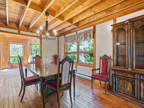 397 Chalet Drive, Vaughan, NS - Indoor Photo Showing Dining Room