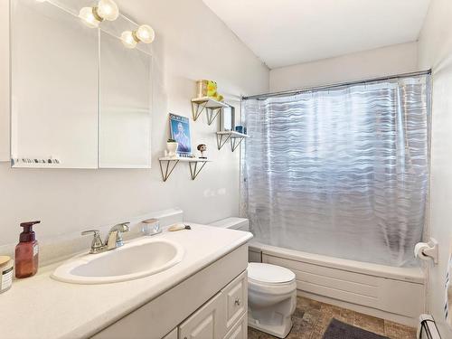 146 Lefurgey Avenue, Summerside, PE - Indoor Photo Showing Bathroom