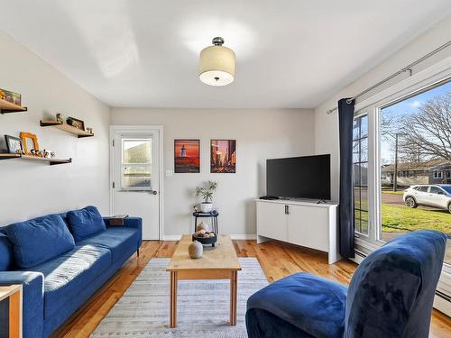 146 Lefurgey Avenue, Summerside, PE - Indoor Photo Showing Living Room