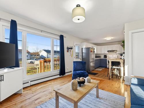 146 Lefurgey Avenue, Summerside, PE - Indoor Photo Showing Living Room