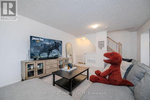 525 Cavanagh Lane, Milton, ON - Indoor Photo Showing Living Room