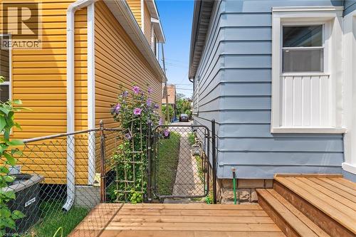 35 East 27Th Street, Hamilton, ON - Outdoor With Exterior