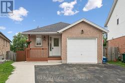 72 ORCHID CRESCENT  Kitchener, ON N2E 3N4