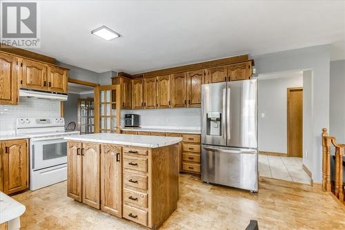 347 Moonrock, Sudbury, ON - Indoor Photo Showing Kitchen
