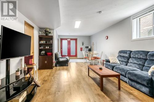 347 Moonrock, Sudbury, ON - Indoor Photo Showing Living Room