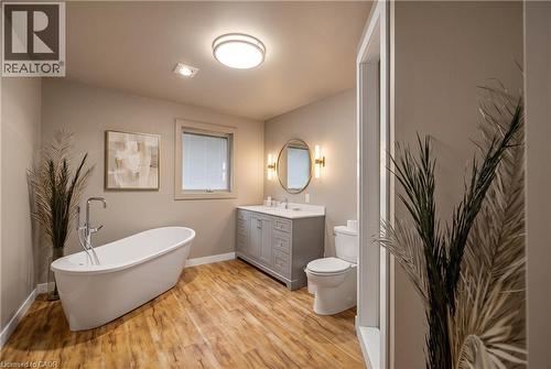 104 Sideroad 18, Fergus, ON - Indoor Photo Showing Bathroom