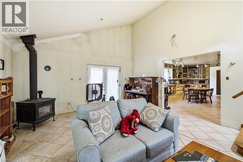 104 Sideroad 18, Fergus, ON - Indoor Photo Showing Living Room