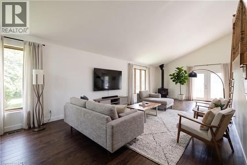 104 Sideroad 18, Fergus, ON - Indoor Photo Showing Living Room