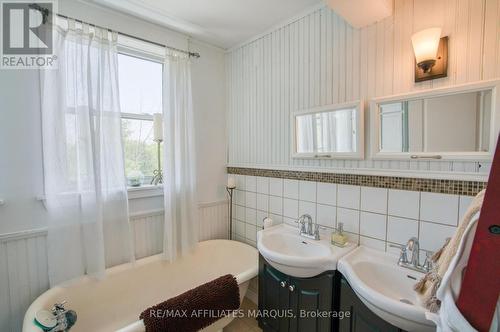 531 Little Crosby Lake Road, Rideau Lakes, ON - Indoor Photo Showing Bathroom