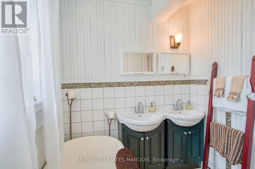 531 Little Crosby Lake Road, Rideau Lakes, ON - Indoor Photo Showing Bathroom