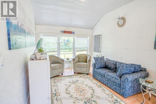 531 Little Crosby Lake Road, Rideau Lakes, ON - Indoor Photo Showing Living Room
