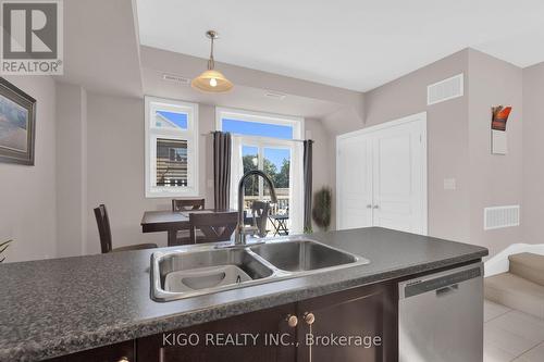 4119 Palermo Common, Burlington, ON - Indoor Photo Showing Kitchen With Double Sink
