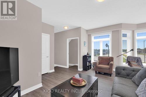 4119 Palermo Common, Burlington, ON - Indoor Photo Showing Living Room