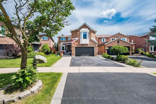 3211 Dovetail Mews, Mississauga, ON - Outdoor With Facade