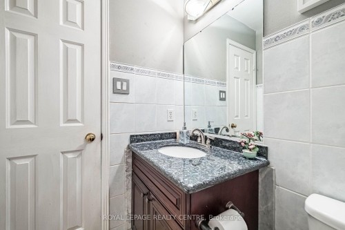 3211 Dovetail Mews, Mississauga, ON - Indoor Photo Showing Bathroom