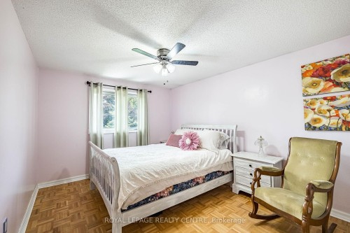 3211 Dovetail Mews, Mississauga, ON - Indoor Photo Showing Bedroom