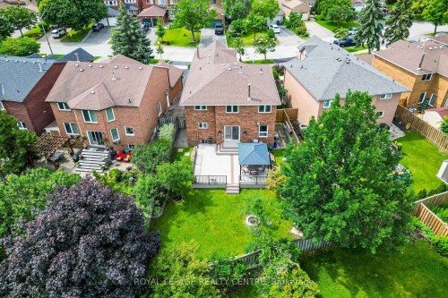 3211 Dovetail Mews, Mississauga, ON - Outdoor