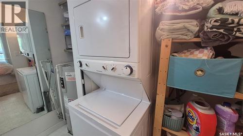 66 Gore Place, Regina, SK - Indoor Photo Showing Laundry Room