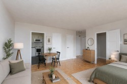 900-525 Eglinton Avenue E Toronto, ON M4P 1N5