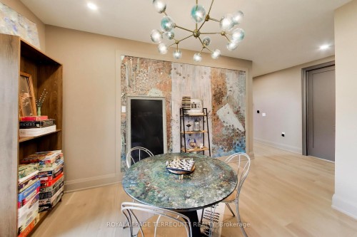 1621 Skyline Drive, Mississauga, ON - Indoor Photo Showing Dining Room