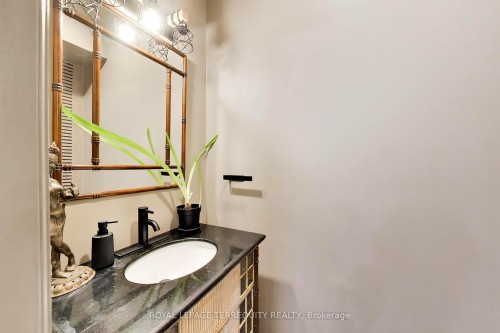 1621 Skyline Drive, Mississauga, ON - Indoor Photo Showing Bathroom