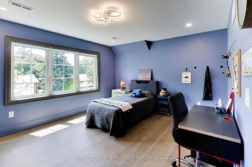 1621 Skyline Drive, Mississauga, ON - Indoor Photo Showing Bedroom