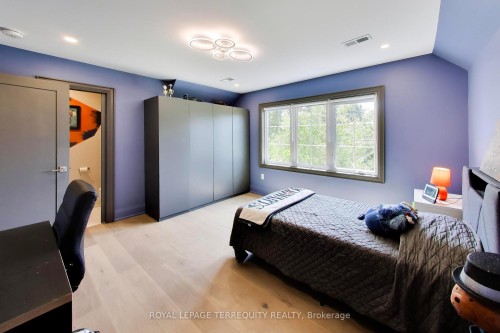 1621 Skyline Drive, Mississauga, ON - Indoor Photo Showing Bedroom