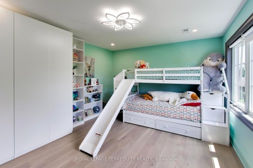 1621 Skyline Drive, Mississauga, ON - Indoor Photo Showing Bedroom
