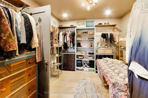 1621 Skyline Drive, Mississauga, ON - Indoor With Storage