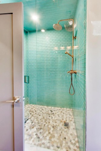 1621 Skyline Drive, Mississauga, ON - Indoor Photo Showing Bathroom