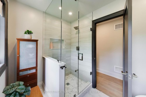 1621 Skyline Drive, Mississauga, ON - Indoor Photo Showing Bathroom
