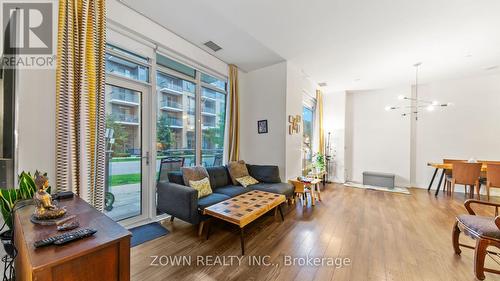 0124 - 55 Ann O'Reilly Road, Toronto, ON - Indoor Photo Showing Living Room