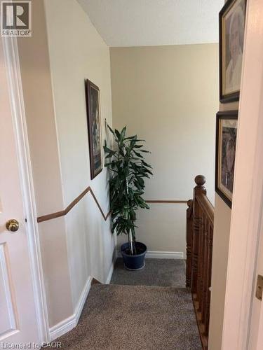 102 Willow Lane, Grimsby, ON - Indoor Photo Showing Other Room