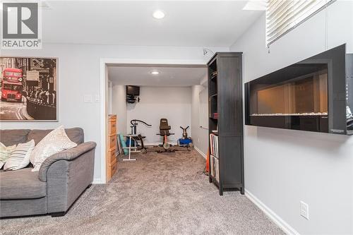 102 Willow Lane, Grimsby, ON - Indoor Photo Showing Other Room