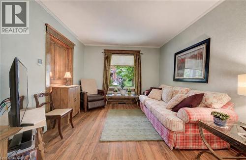 46 Ellen Street W, Kitchener, ON - Indoor Photo Showing Living Room