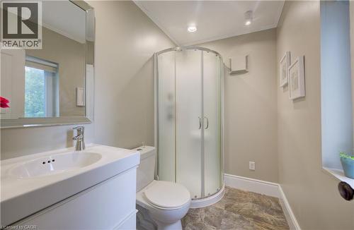 46 Ellen Street W, Kitchener, ON - Indoor Photo Showing Bathroom