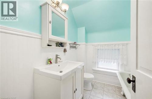 46 Ellen Street W, Kitchener, ON - Indoor Photo Showing Bathroom