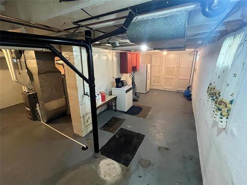 825 5Th Street, Brandon, MB - Indoor