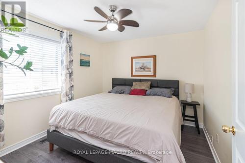 102 Willow Lane, Grimsby, ON - Indoor Photo Showing Bedroom