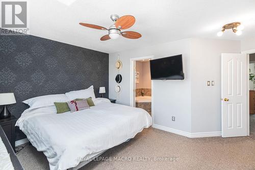 102 Willow Lane, Grimsby, ON - Indoor Photo Showing Bedroom