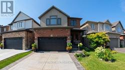 102 WILLOW LANE Grimsby, ON L3M 5P7