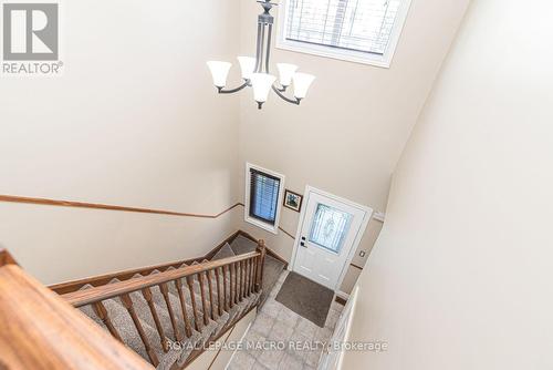 102 Willow Lane, Grimsby, ON - Indoor Photo Showing Other Room
