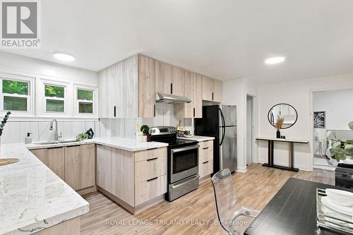 650 Oxford Street E, London East (East C), ON - Indoor Photo Showing Kitchen