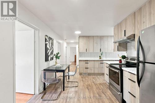 650 Oxford Street E, London East (East C), ON - Indoor Photo Showing Kitchen With Stainless Steel Kitchen With Upgraded Kitchen