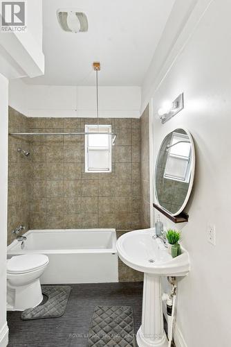 650 Oxford Street E, London East (East C), ON - Indoor Photo Showing Bathroom