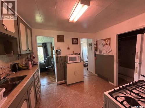 804 96Th Avenue, Tisdale, SK - Indoor Photo Showing Kitchen