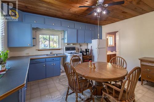 8 Conc 5 Road W, Tiny (Wyevale), ON - Indoor Photo Showing Dining Room