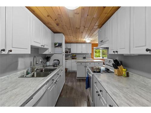 102 Main Road, Bellevue, NL - Indoor Photo Showing Kitchen With Double Sink