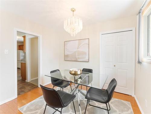 60 Kersey Bay, Winnipeg, MB - Indoor Photo Showing Dining Room