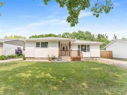 60 Kersey BAY  Winnipeg, MB R3R 1T2